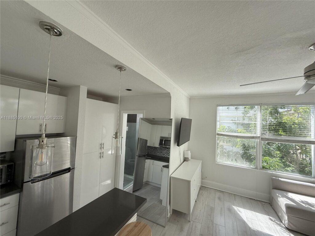 119 Menores Ave # 11, Coral Gables FL 33134