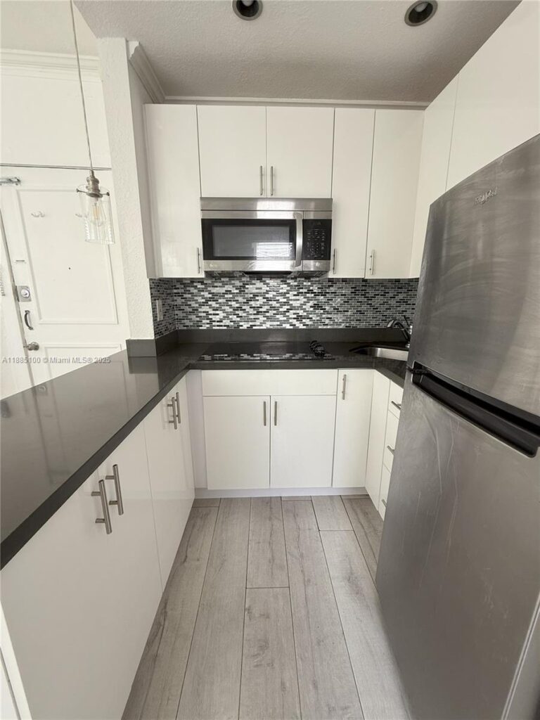 119 Menores Ave # 11, Coral Gables FL 33134