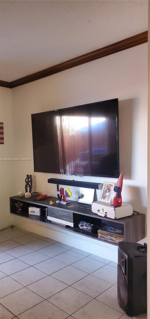 8085 NW 8 ST # 6, Unincorporated Dade County FL 33126