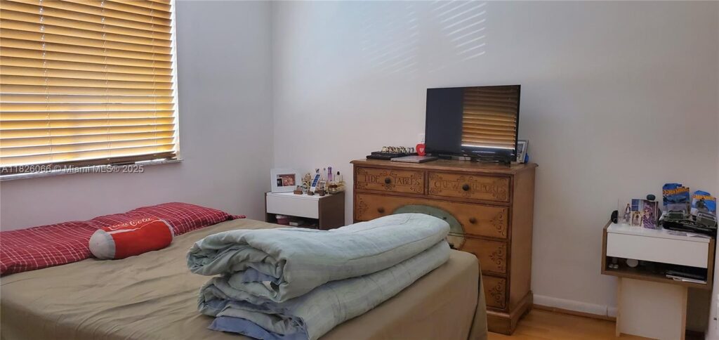 8085 NW 8 ST # 6, Unincorporated Dade County FL 33126
