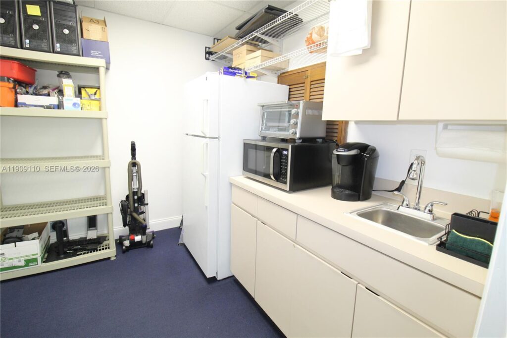 10011 Pines Blvd # 102, Pembroke Pines FL 33024