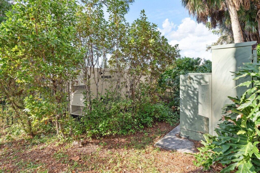 7051 N Seacrest Boulevard, Lantana FL 33462