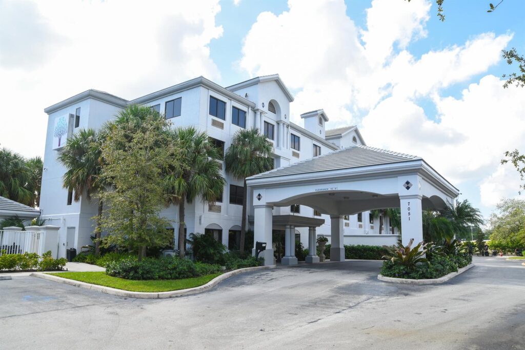 7051 N Seacrest Boulevard, Lantana FL 33462