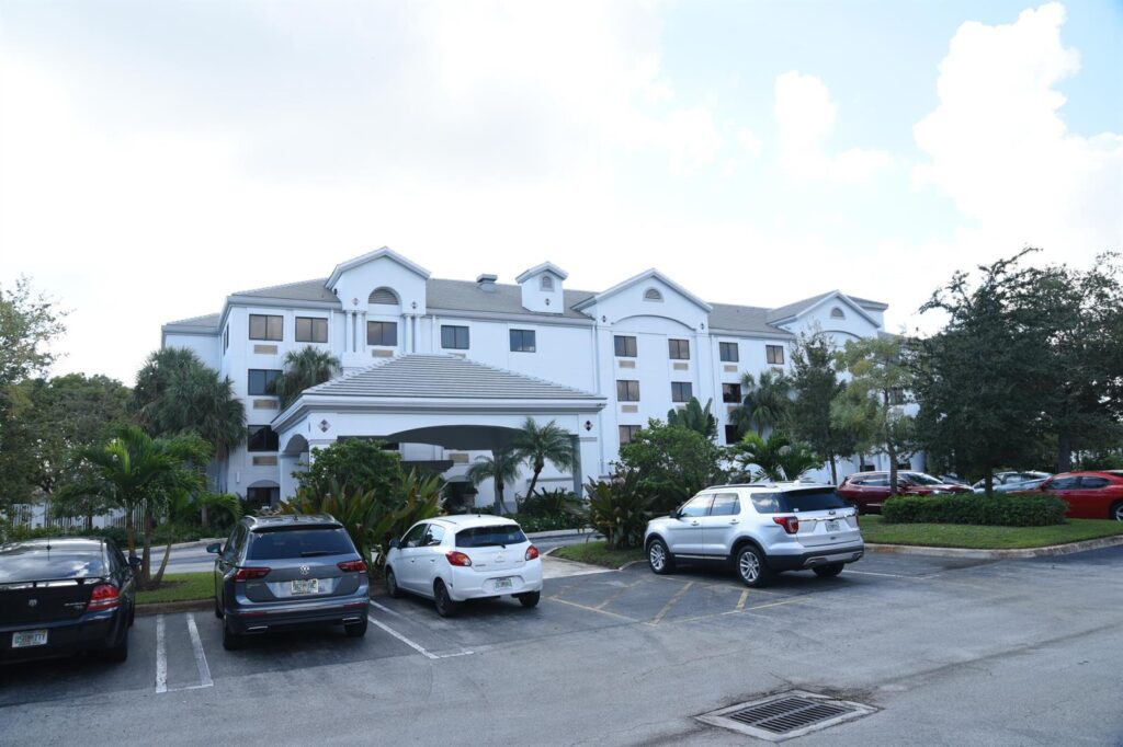 7051 N Seacrest Boulevard, Lantana FL 33462