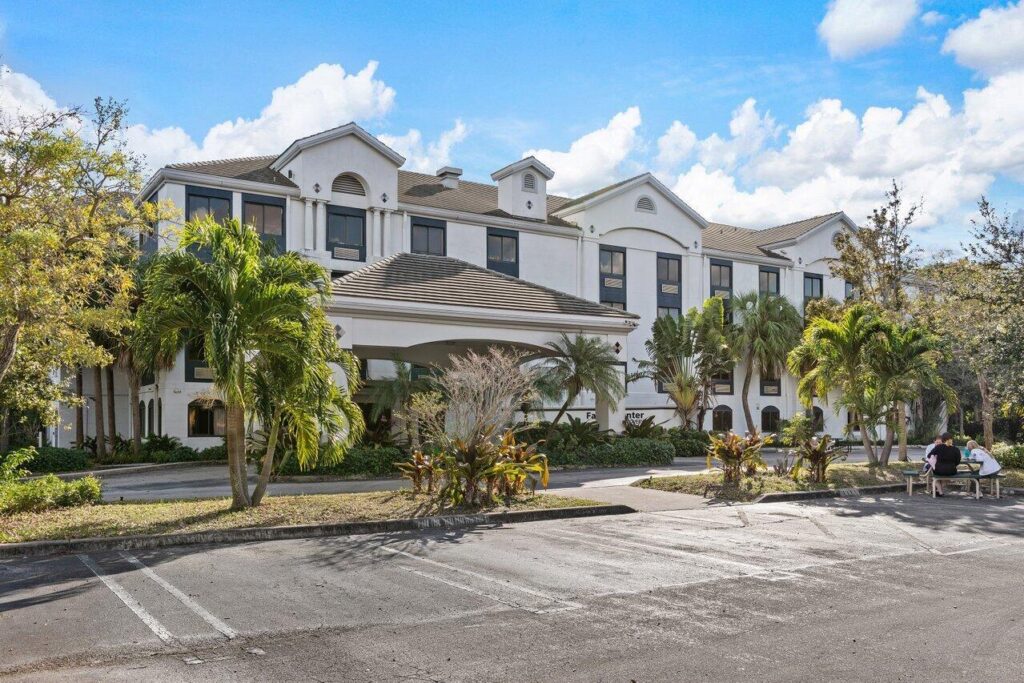 7051 N Seacrest Boulevard, Lantana FL 33462