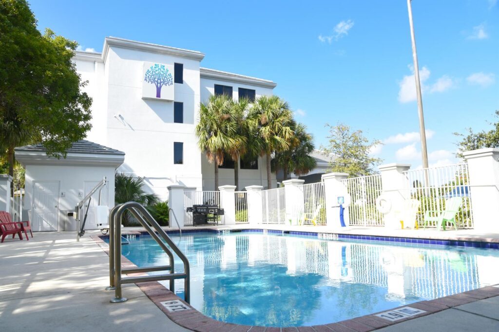 7051 N Seacrest Boulevard, Lantana FL 33462