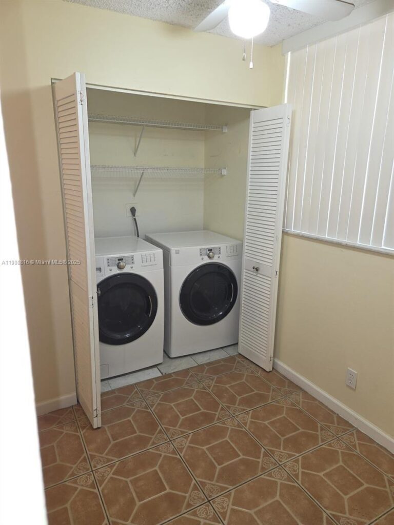 117 Lake Emerald Dr # 108, Oakland Park FL 33309