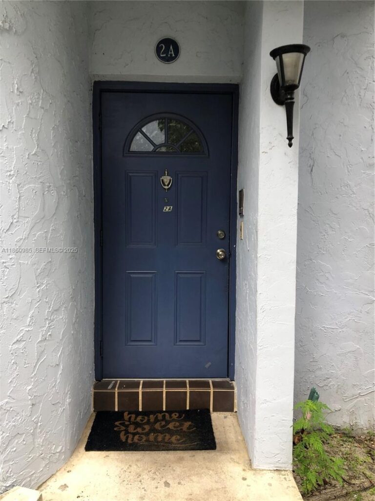 2800 S University Dr # 2A, Davie FL 33328
