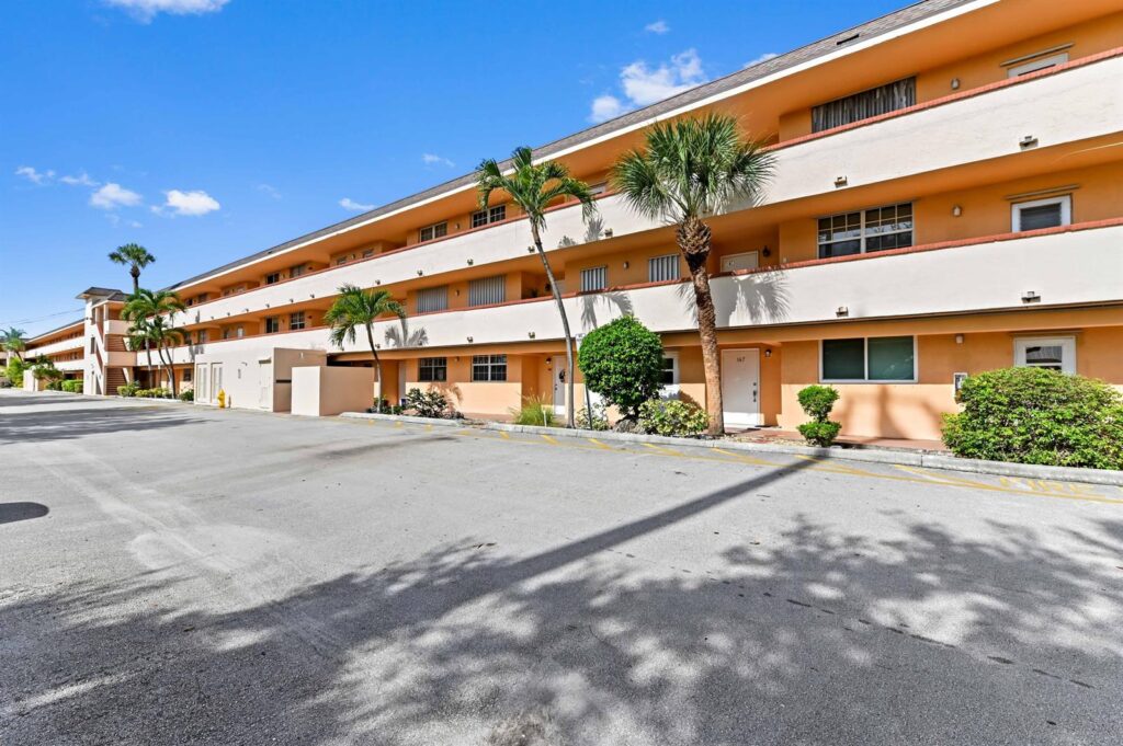 4500 N Federal Highway # 147f, Lighthouse Point FL 33064