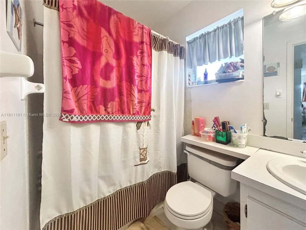 2112 NE 1st Way # 203, Boynton Beach FL 33435