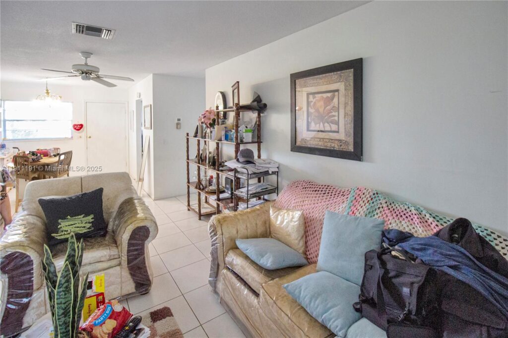 2112 NE 1st Way # 203, Boynton Beach FL 33435
