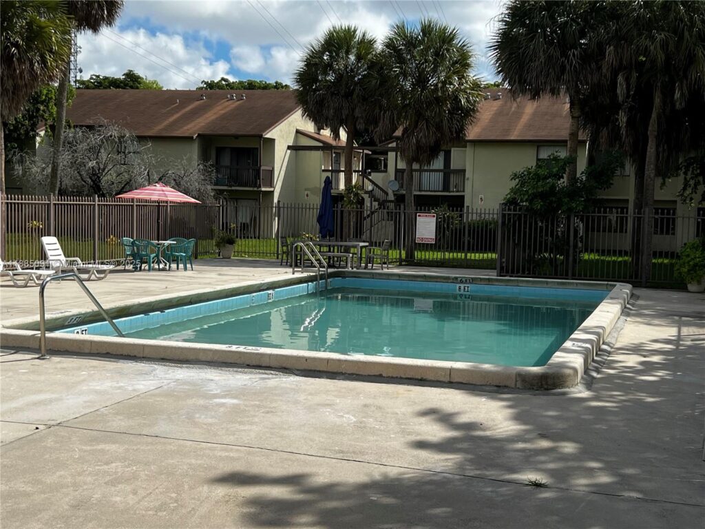 415 NW 210th St # 206, Miami Gardens FL 33169