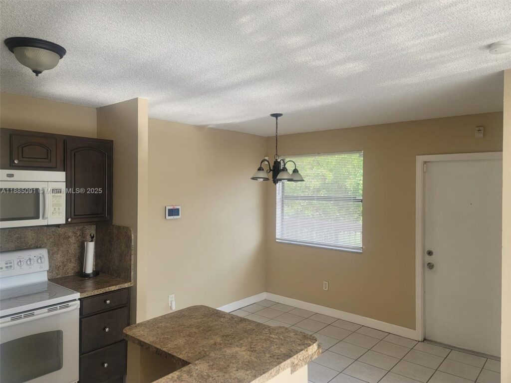 415 NW 210th St # 206, Miami Gardens FL 33169