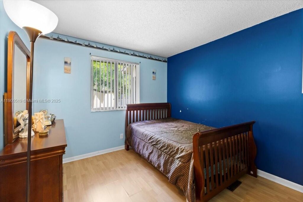 3047 N Oakland Forest Dr # 204, Oakland Park FL 33309
