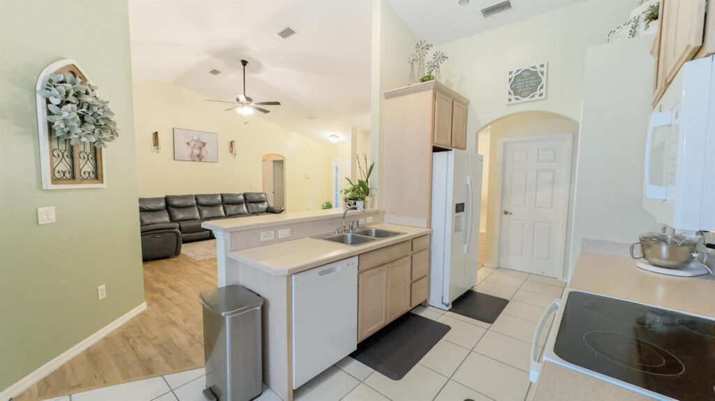 9134 Oviedo Street, Sebring FL 33872