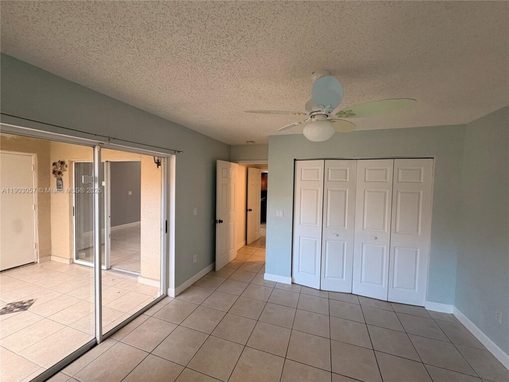 18850 NW 57th Ave # 306, Hialeah FL 33015