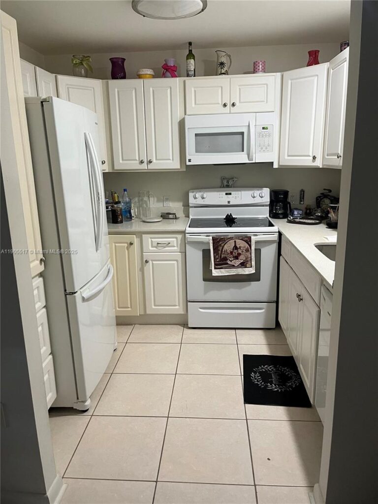 327 Tuscany F # 327, Delray Beach FL 33446