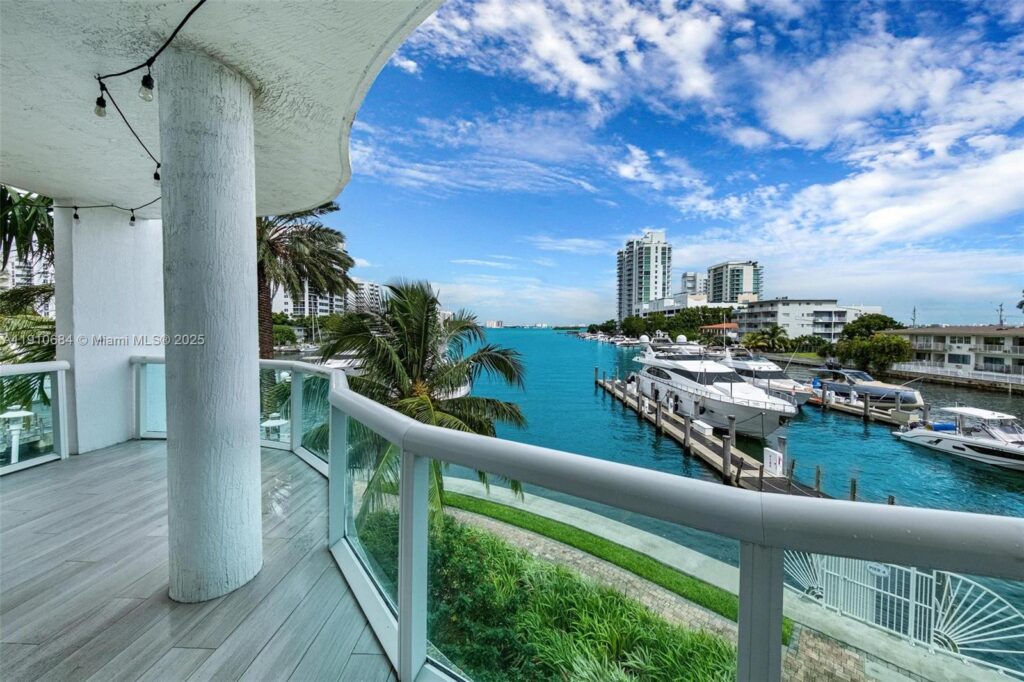 7918 Harbour Island Dr # 207, North Bay Village FL 33141