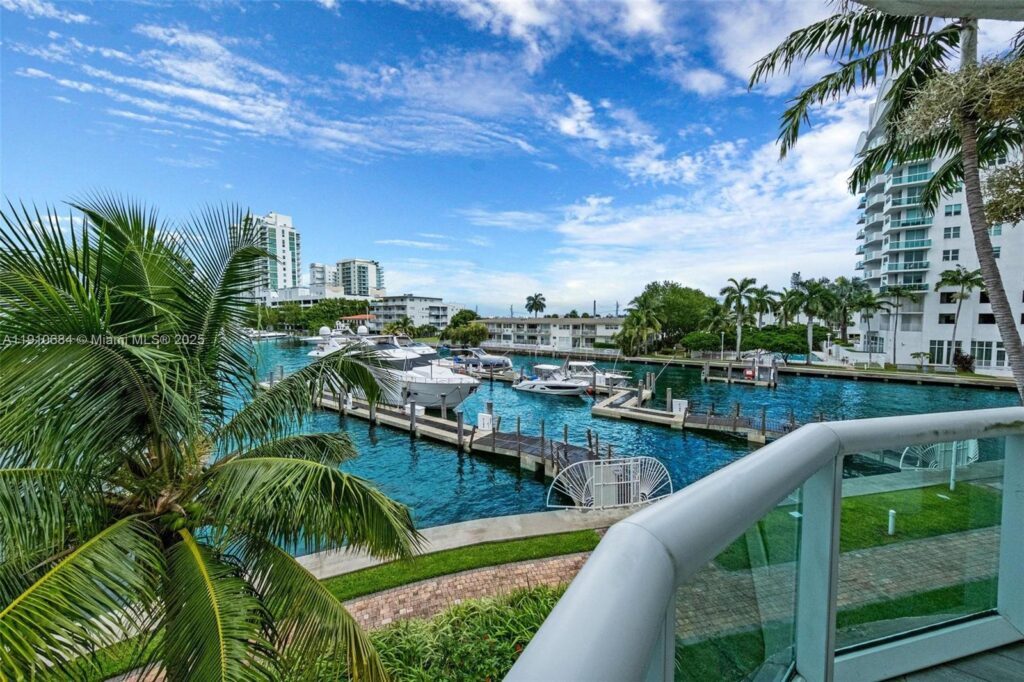 7918 Harbour Island Dr # 207, North Bay Village FL 33141