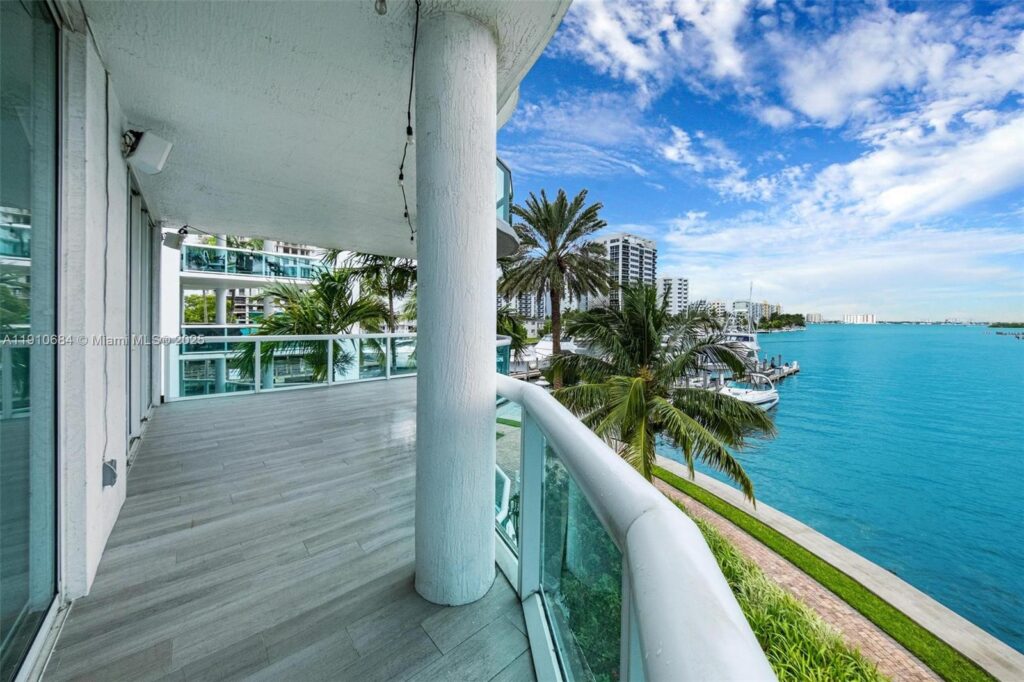 7918 Harbour Island Dr # 207, North Bay Village FL 33141