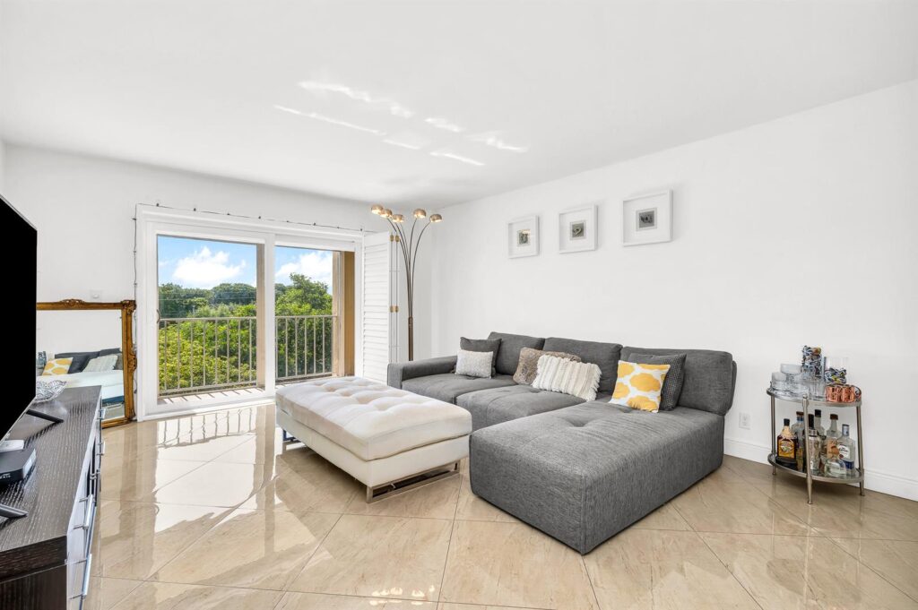 1111 S Ocean Boulevard # 420, Boca Raton FL 33432
