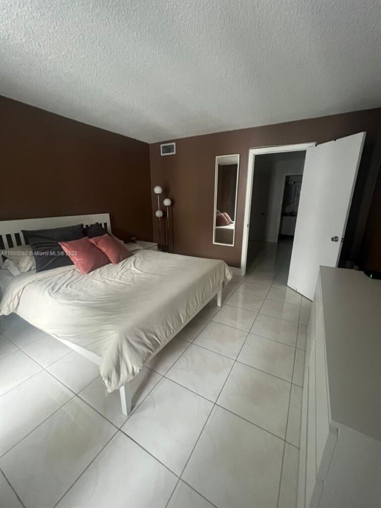 2750 NE 183rd St # 1612, Aventura FL 33160