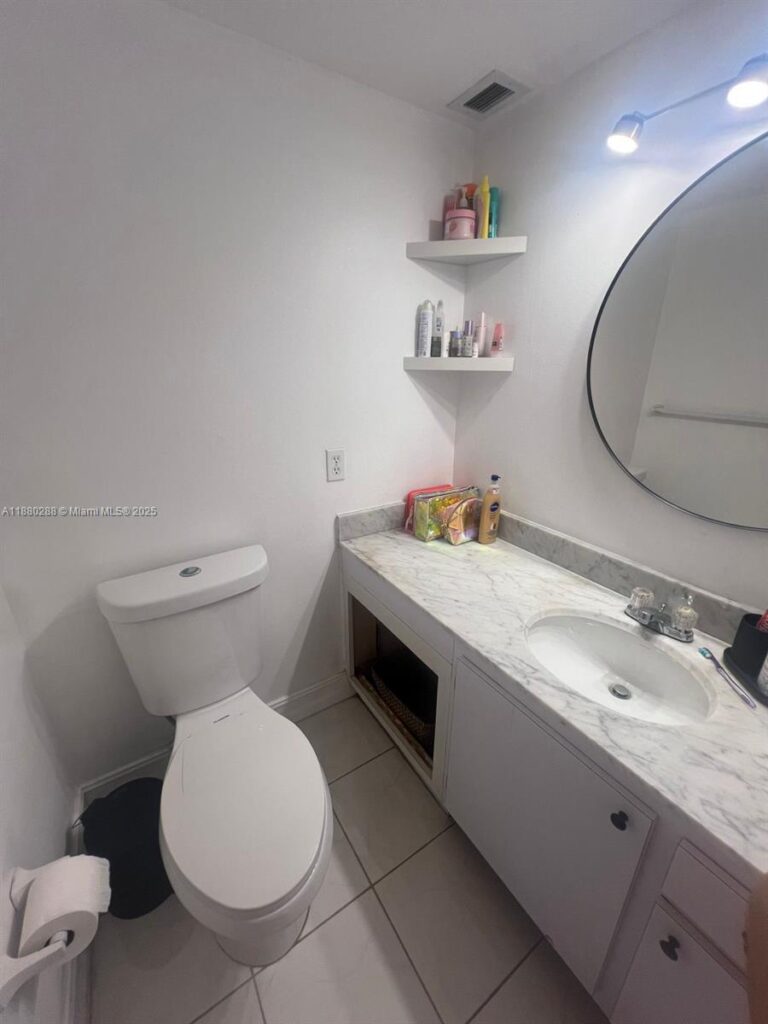 2750 NE 183rd St # 1612, Aventura FL 33160