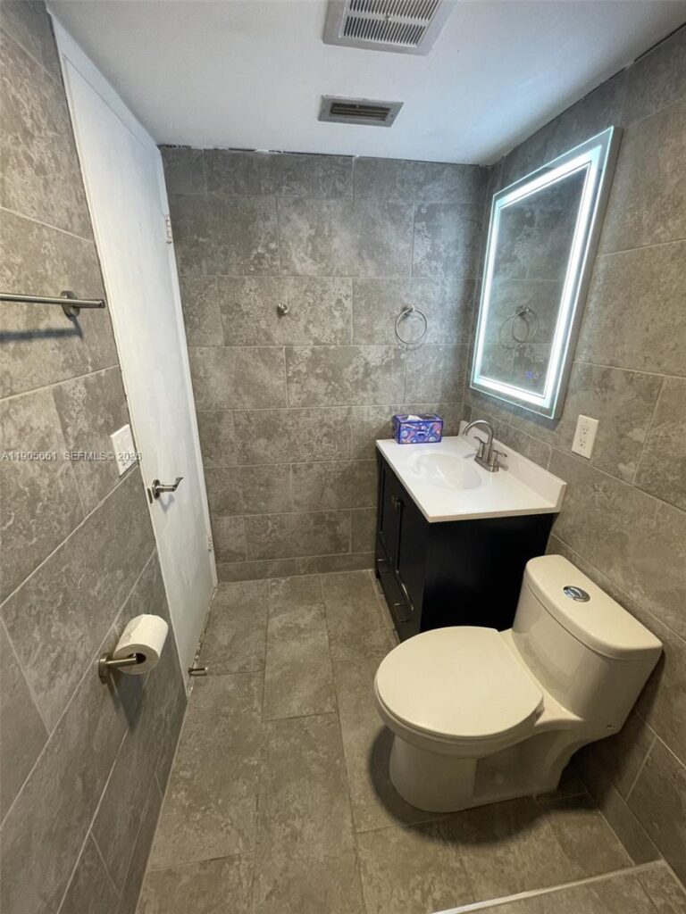4500 N Federal Hwy # 102A, Lighthouse Point FL 33064
