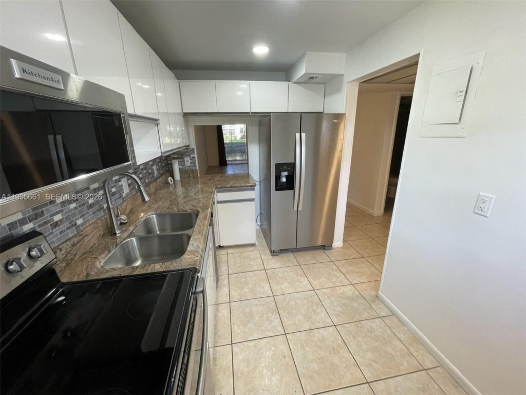 4500 N Federal Hwy # 102A, Lighthouse Point FL 33064