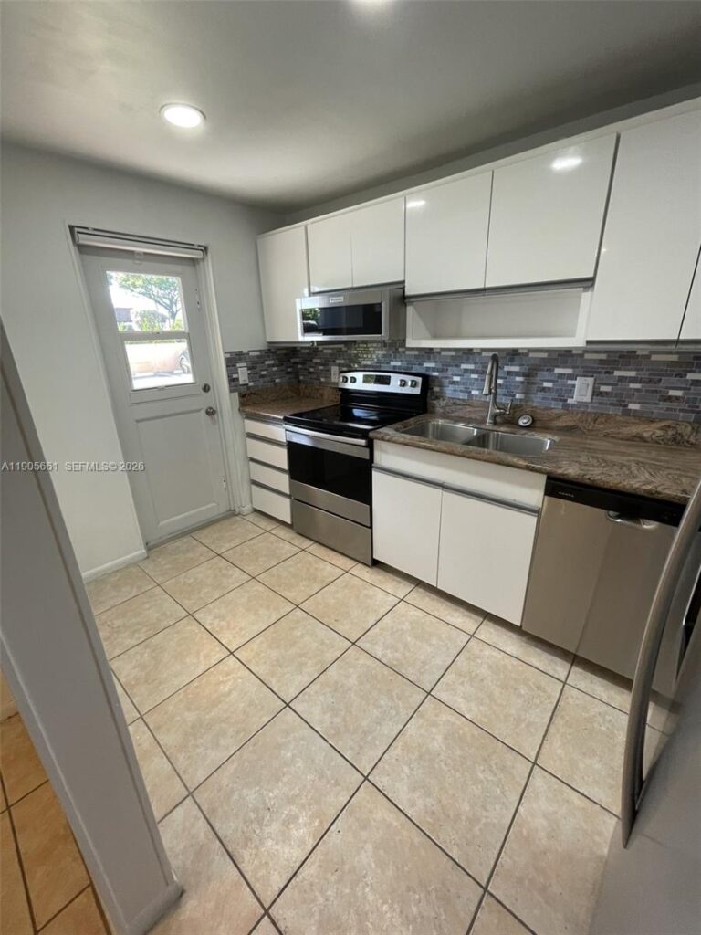 4500 N Federal Hwy # 102A, Lighthouse Point FL 33064