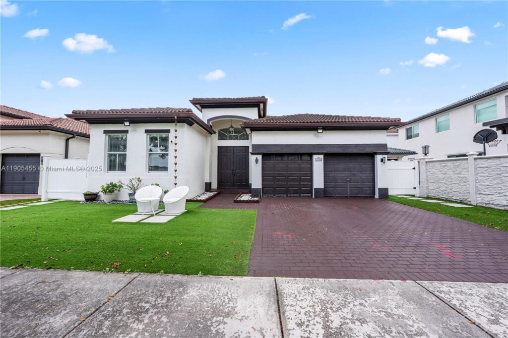 18000 NW 90th Pl, Hialeah FL 33018