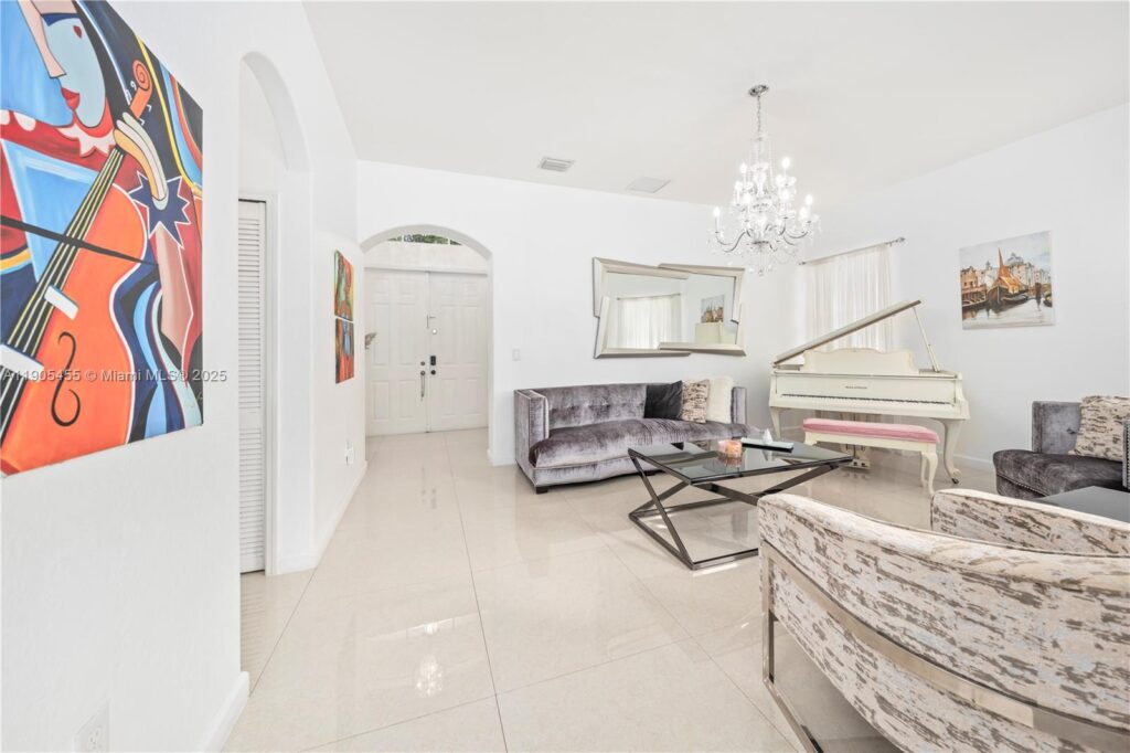 18000 NW 90th Pl, Hialeah FL 33018