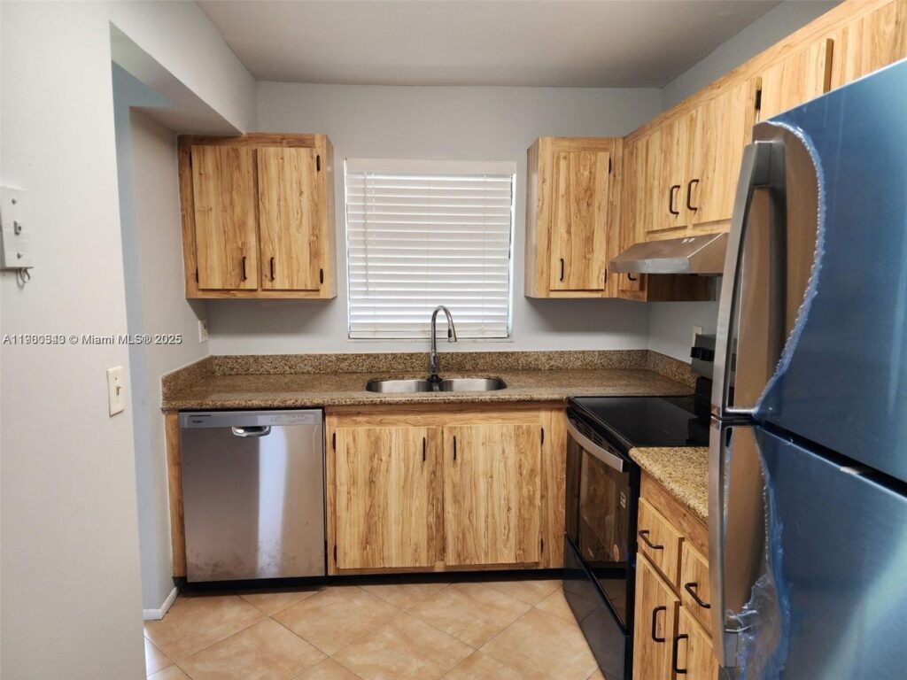 6061 Shakerwood Cir # 208, Tamarac FL 33319