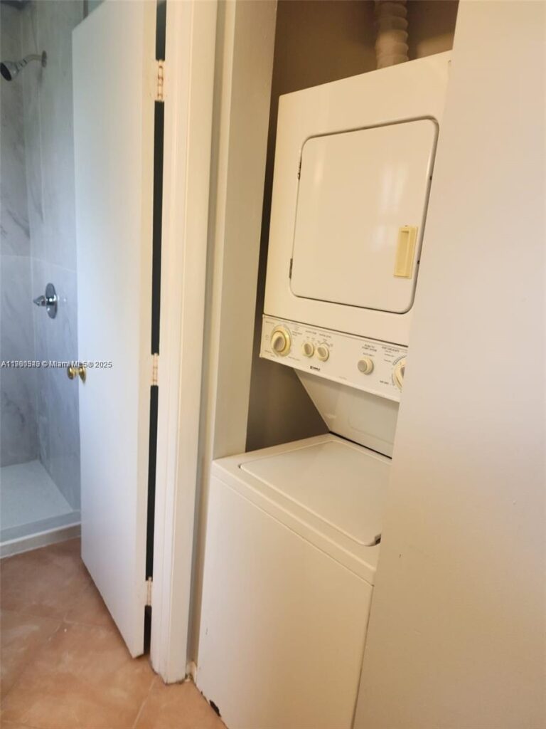 6061 Shakerwood Cir # 208, Tamarac FL 33319