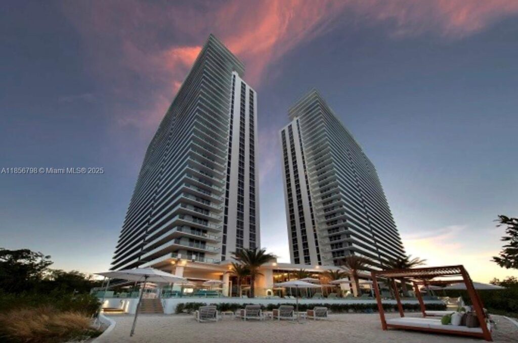 16385 Biscayne Blvd # 2720, North Miami Beach FL 33160