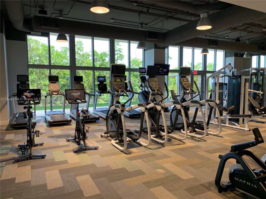 16385 Biscayne Blvd # 2720, North Miami Beach FL 33160