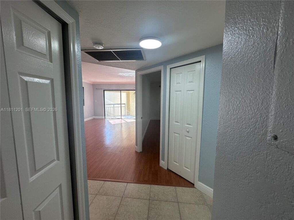 8290 Lake Dr # 502, Doral FL 33166