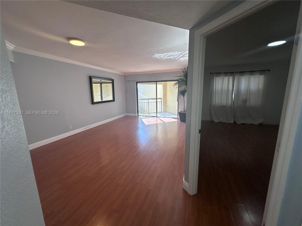 8290 Lake Dr # 502, Doral FL 33166