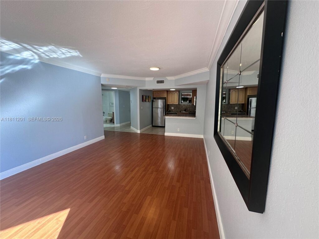 8290 Lake Dr # 502, Doral FL 33166