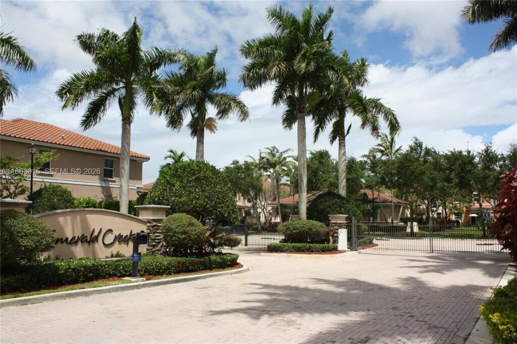 12434 Emerald Creek Mnr, Plantation FL 33325