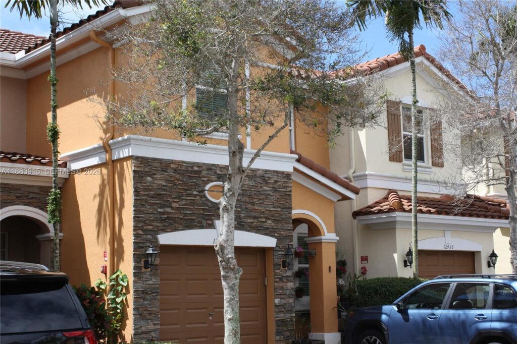 12434 Emerald Creek Mnr, Plantation FL 33325