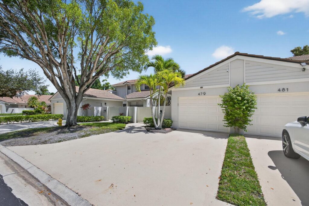 479 Prestwick Circle, Palm Beach Gardens FL 33418