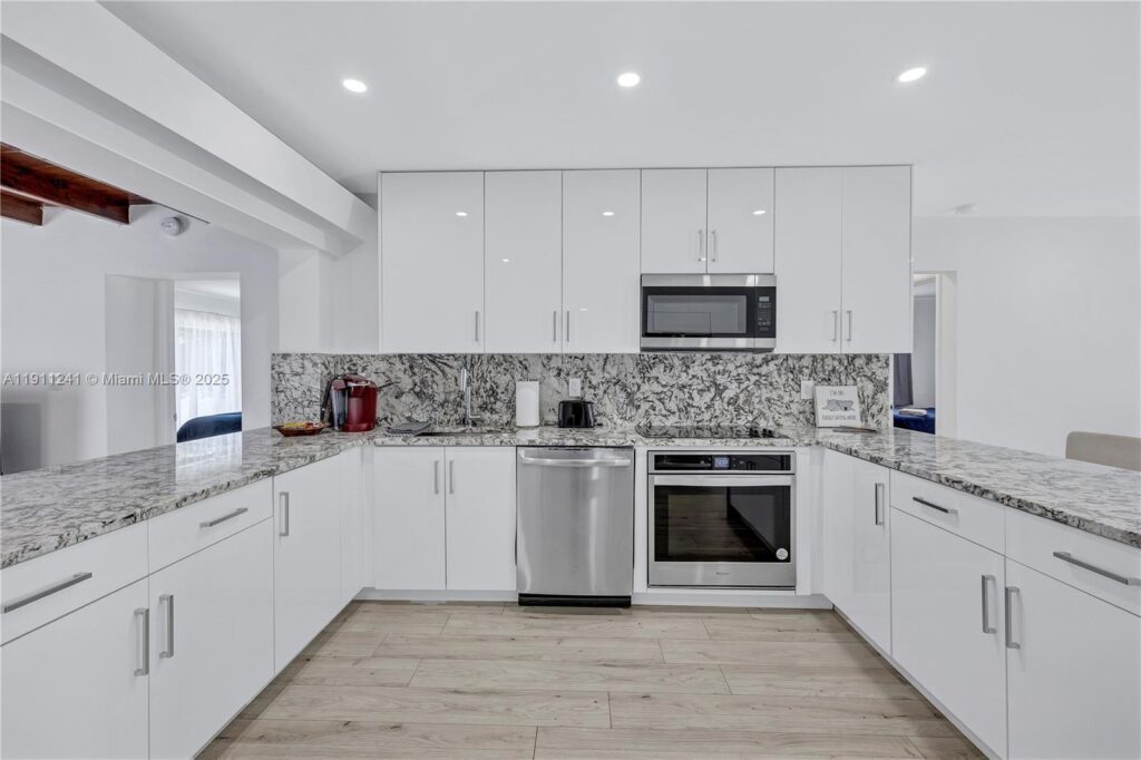 217 N 31st Ave, Hollywood FL 33021
