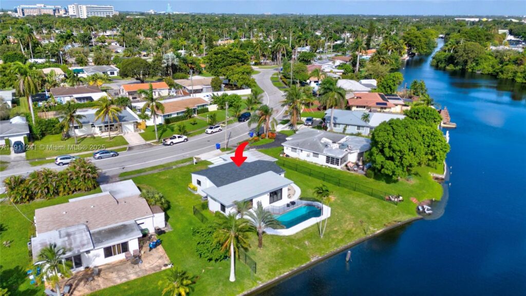217 N 31st Ave, Hollywood FL 33021