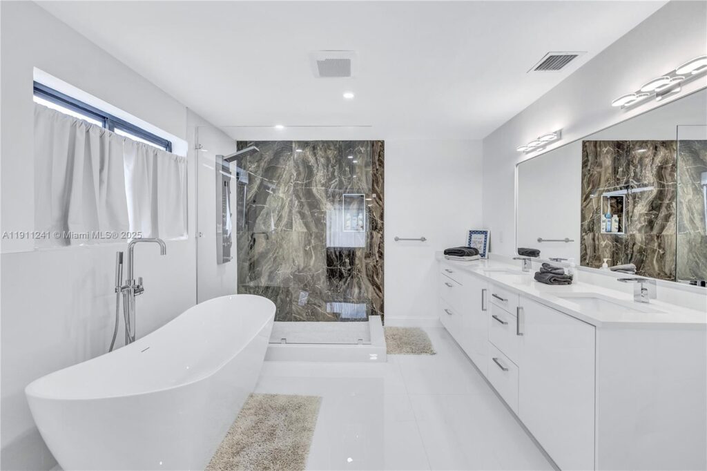 217 N 31st Ave, Hollywood FL 33021