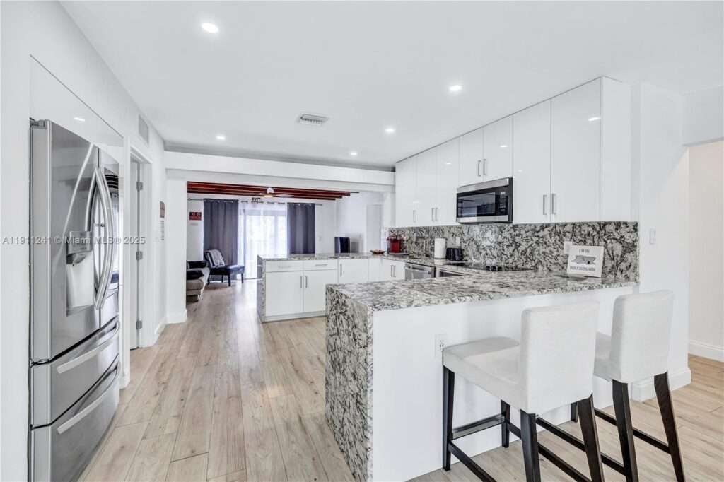 217 N 31st Ave, Hollywood FL 33021