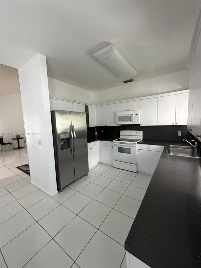 11690 Briarwood Cir # 4, Boynton Beach FL 33437