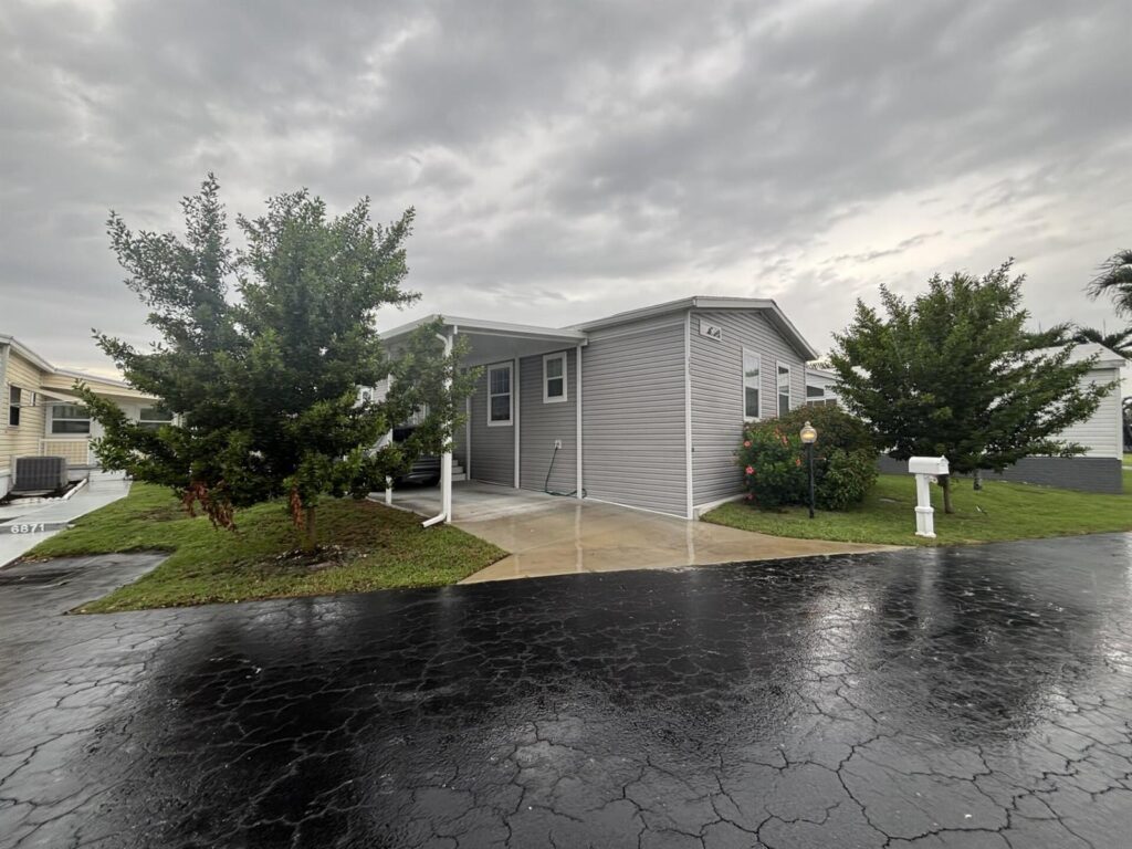 6881 NW 43rd Terrace, Coconut Creek FL 33073