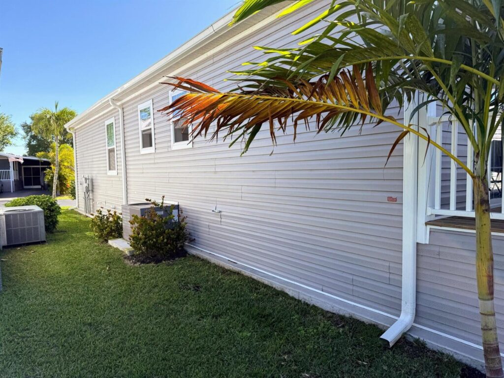 6881 NW 43rd Terrace, Coconut Creek FL 33073