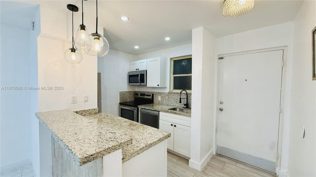 13101 Memorial Hwy # 104, North Miami FL 33161